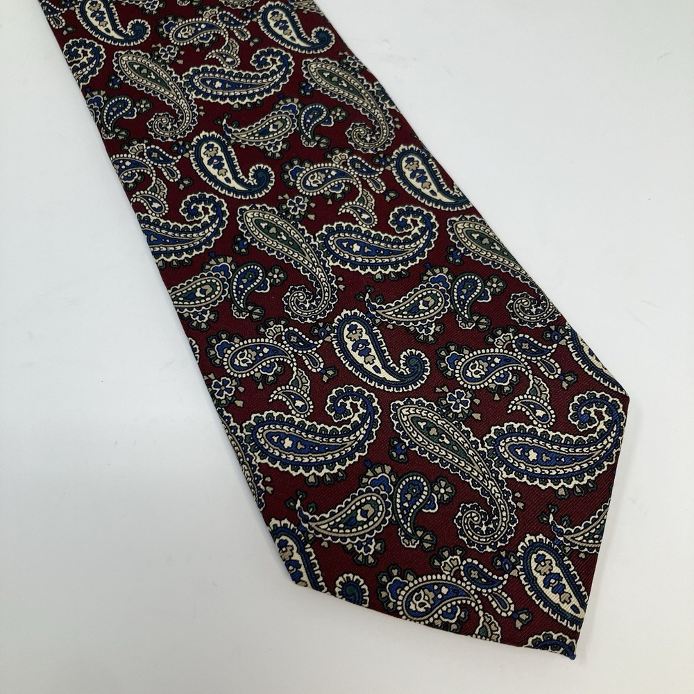 Vintage Roundtree & Yorke Mens Silk Necktie Burgundy Paisley Hand Printed